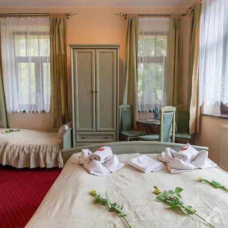 Słoneczna Róża Ze śniadaniami 3*