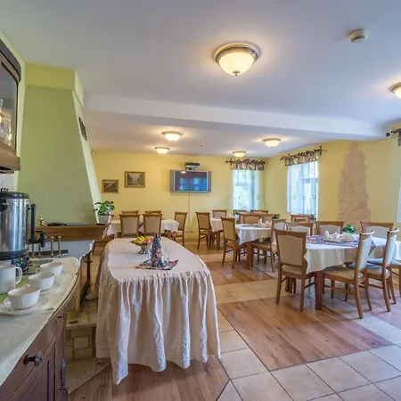 Słoneczna Róża Ze śniadaniami 3*