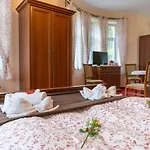 Bed & Breakfast Sloneczna Roza Pokoje Ze Sniadaniami Centrum 3*